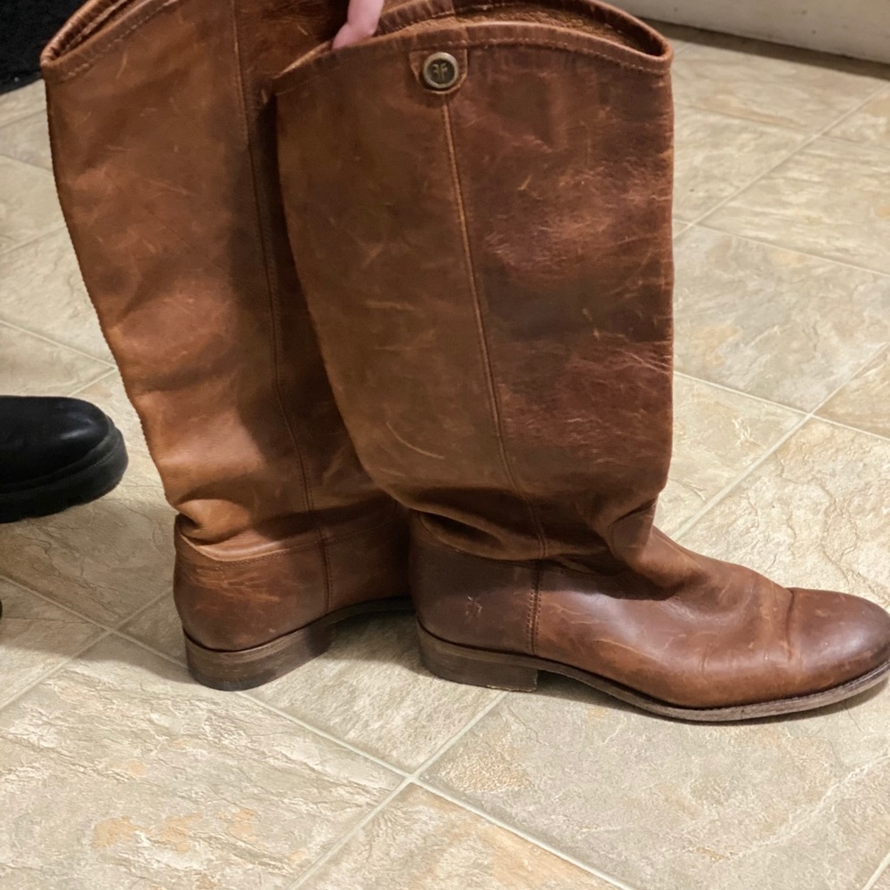 Frye Melissa 2 button boots size 9